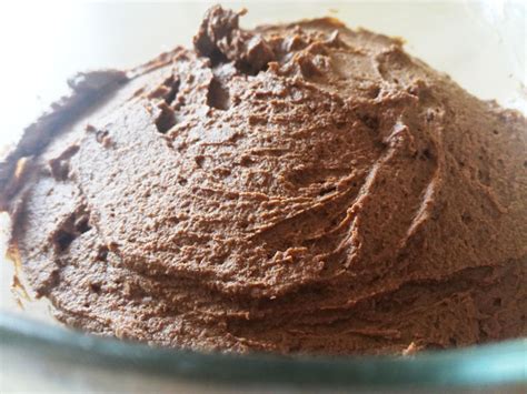 Crema de trufa casera en un cuenco