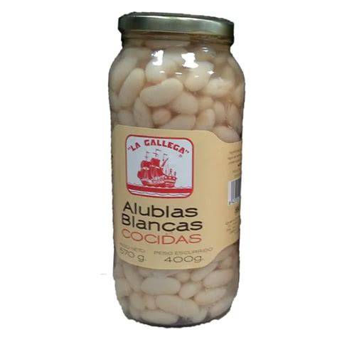 Botes de alubias blancas cocidas