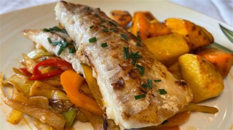 Merluza a la plancha con verduras