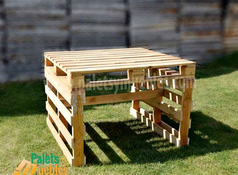 Mesa de jardinería plegable con palets