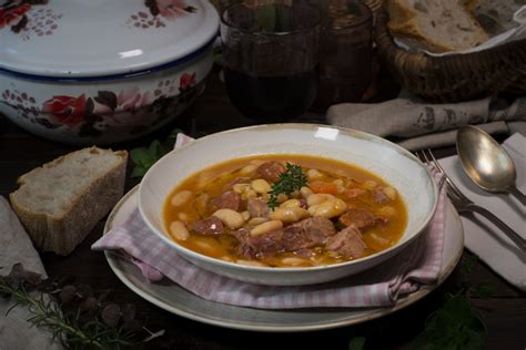 Plato de fabas con boletus