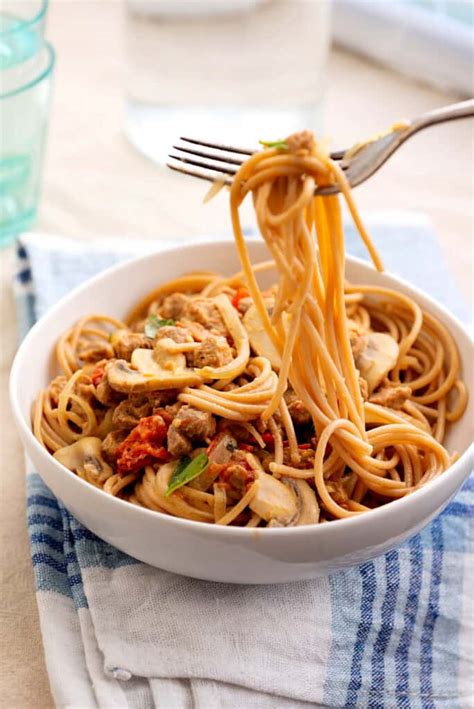 Pasta vegana con carne de soya texturizada