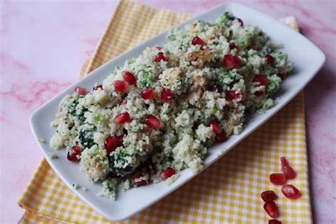 Cuscús con brócoli y guisantes