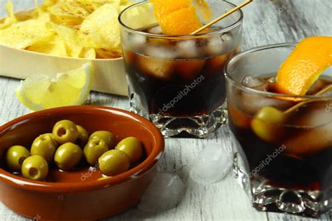 Vermut con aceitunas