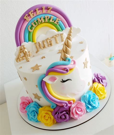 Pastel de cumpleaños con diseño de unicornio
