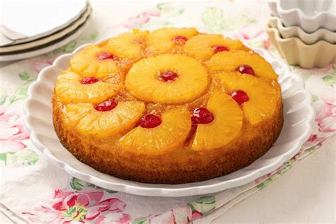 Tarta de piña decorada