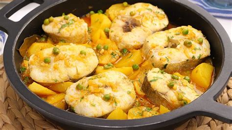 Merluza con patatas a lo pobre