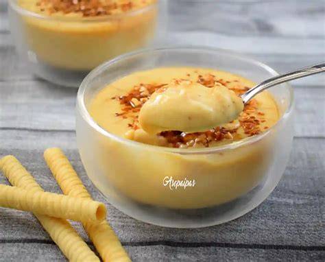 Natillas de turrón de yema tostada en moldes