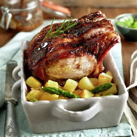 Aguja imperial al horno con acompañamiento