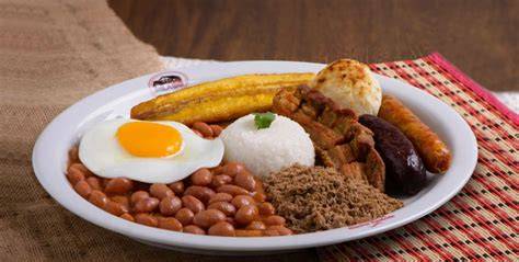 Plato de Bandeja Paisa de La Costilla de Adán