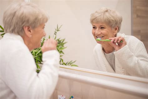 Beneficios de la higiene personal en adultos mayores
