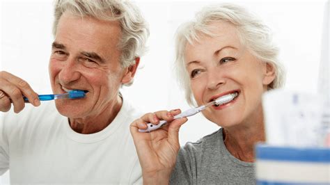 Higiene bucodental para adultos mayores