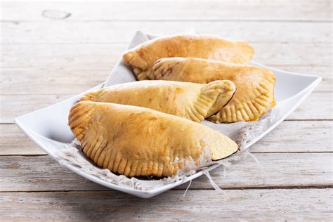 Variedad de empanadillas dulces y saladas