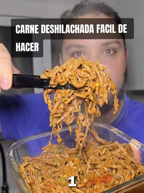 Variedad de platos con carne deshilachada