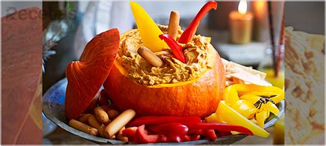 Hummus de calabaza servido en una calabaza