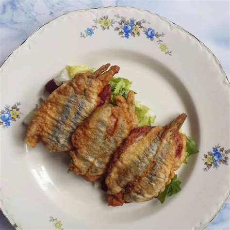 Anchoas rellenas de pimiento del piquillo