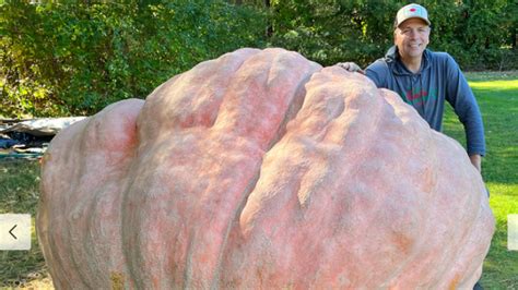 Stuart e Ian Paton con su calabaza gigante