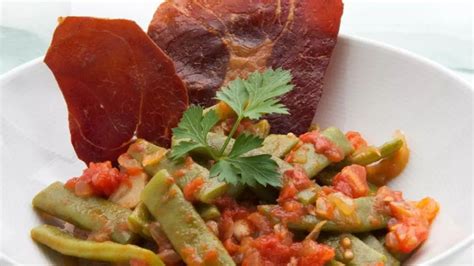 Ingredientes frescos para rehogado de judías