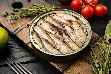 Sardinas frescas y enlatadas
