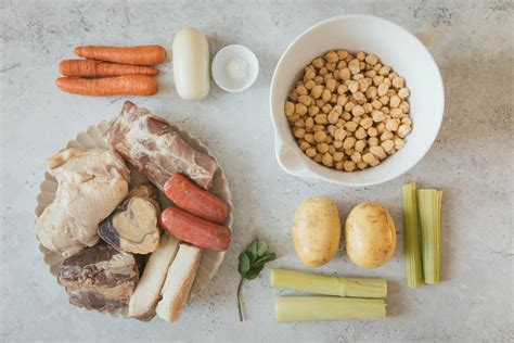 Ingredientes típicos del puchero andaluz