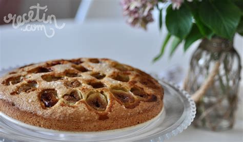 Bizcocho de higos y almendras decorado
