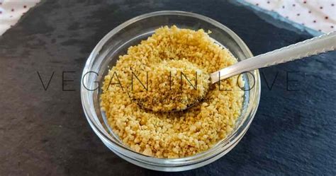 Ingredientes para parmesano vegano en polvo