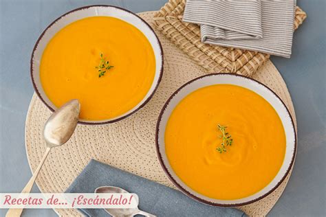 Puré de calabaza cremoso en un bol