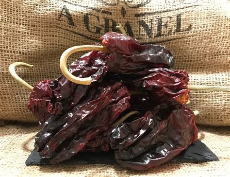 Pimientos choriceros secos en ristras