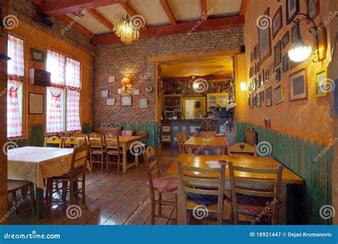 Interior de una taberna tradicional toledana