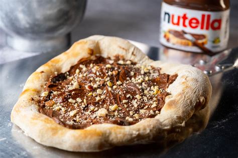Postres destacados en Crazy Pizza: Tarta de queso y pizza de Nutella