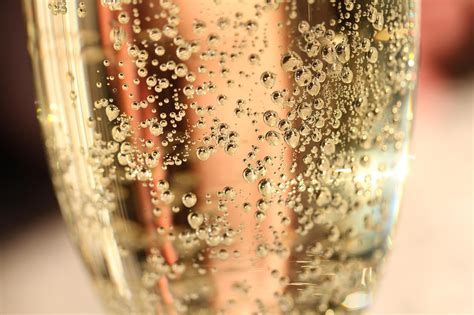 Copa de cava con burbujas
