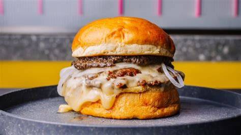 Reacciones en redes sociales a la hamburguesería Pablo's Escoburgers
