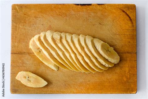 Plátanos cortados longitudinalmente para turrón