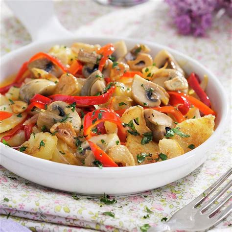 Patatas rellenas con espárragos y champiñones