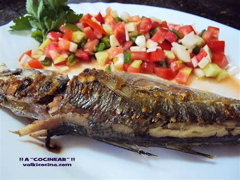 Jurel asado con guarnición de verduras frescas