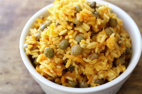 Arroz con gandules puertorriqueño en un plato