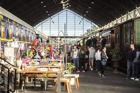 Joao el vidente en el Mercado de Motores de Madrid