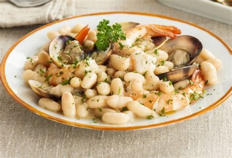 Plato de fabes con marisco