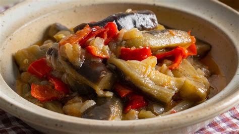 Plato de berenjenas al escabeche uruguayo