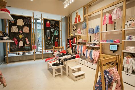 Interior de tienda Mónica Cordera