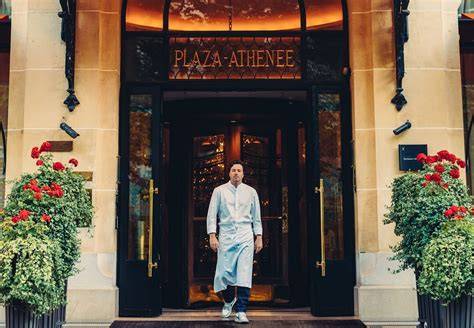 Fachada del Hotel Plaza Athenée