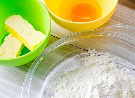 Ingredientes listos para hornear bizcocho