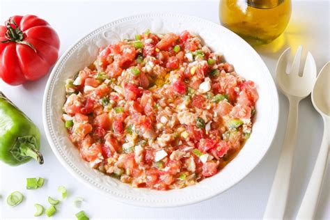 Ingredientes de la pipirrana con bacalao