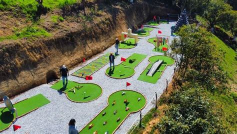 Campo de mini golf temático en Ciudad Quesada