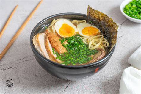 Plato de ramen casero
