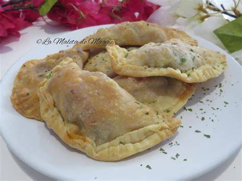 Empanadillas de bacon y setas terminadas