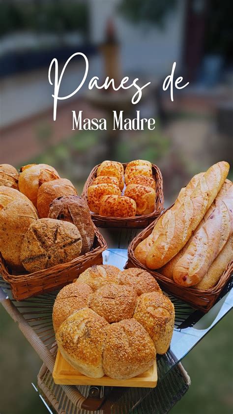 Variedad de panes artesanales de masa madre