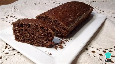 Bizcocho de avena decorado con chocolate