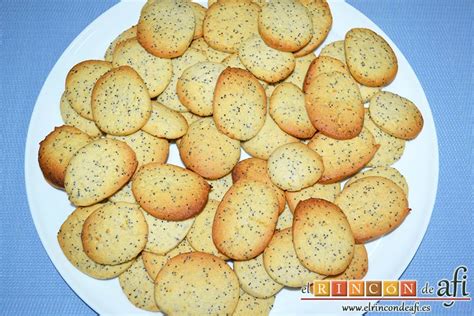 Galletas persas Nan-e Berenji con semillas de amapola