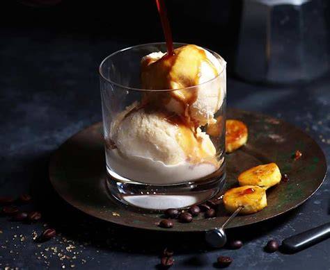 Plátano asado con helado